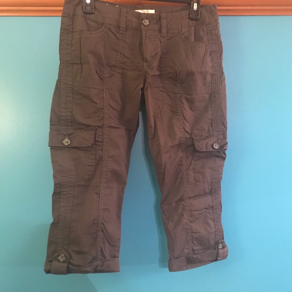 Green Cargo Capris